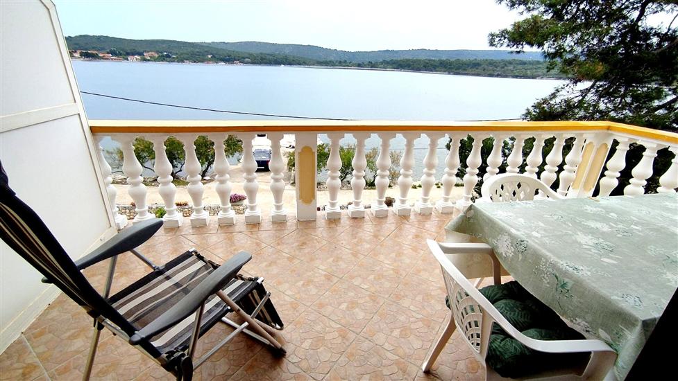 Apartment A2, for 5 persons