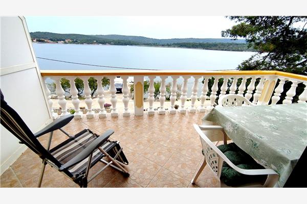 Apartment A2, for 5 persons