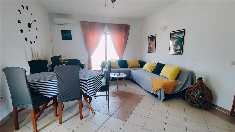 Apartment A3, for 5 persons