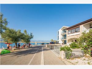 Apartment Solar Slatina - island Vir, Size 45.00 m2, Airline distance to the sea 20 m