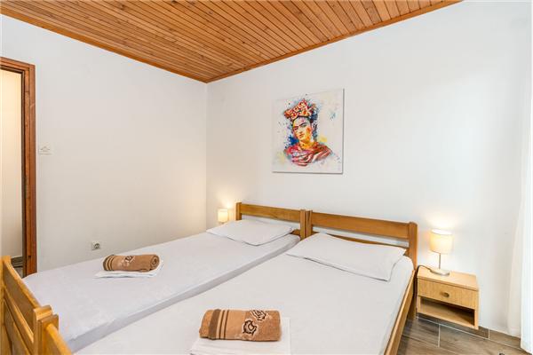 Apartment A1, for 7 persons