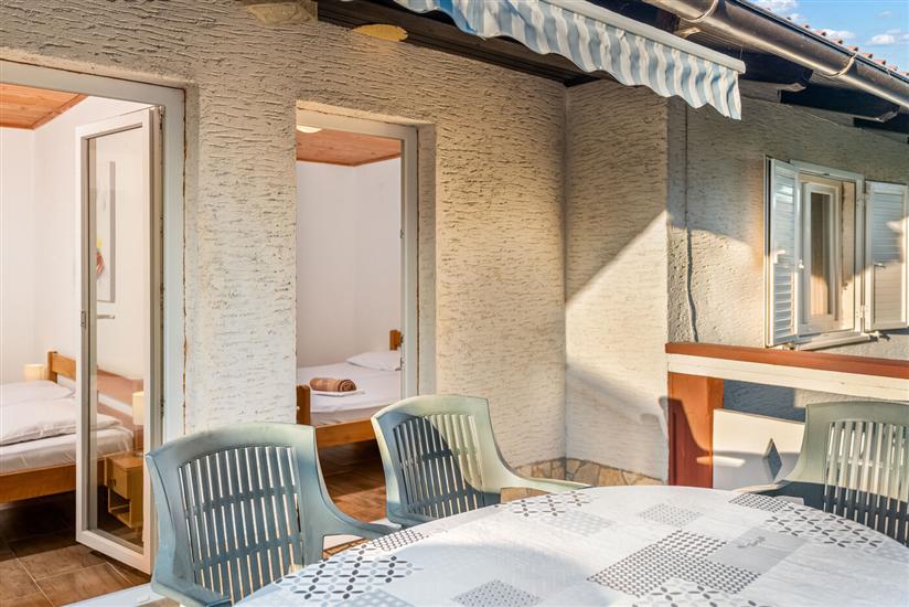 Apartment A1, for 7 persons