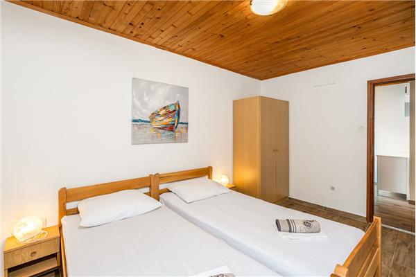 Apartment A1, for 7 persons