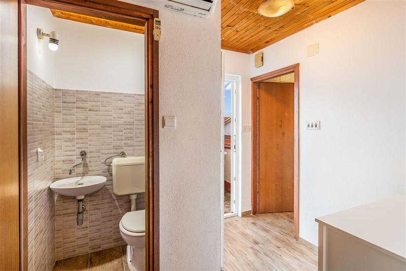 Apartment A1, for 7 persons