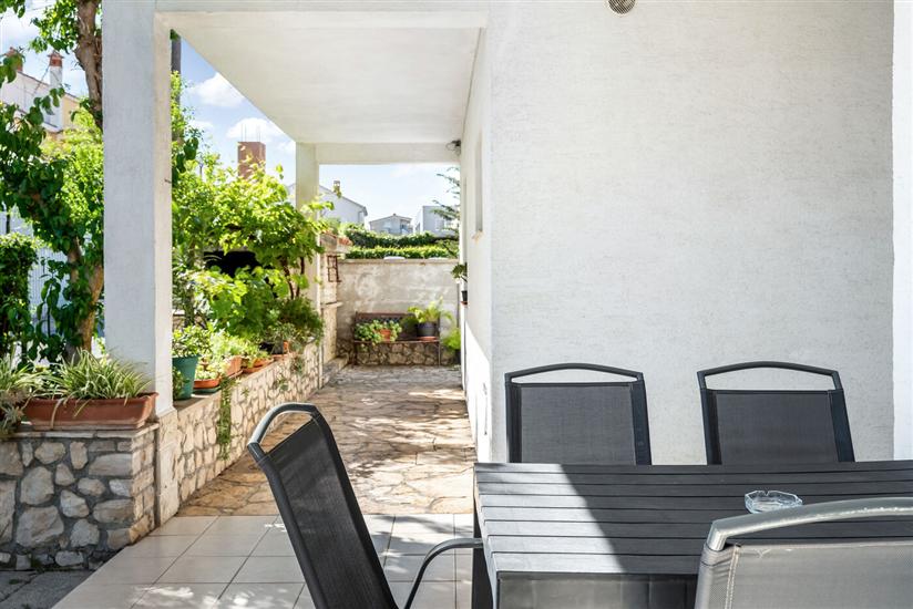 Apartment A2, for 5 persons