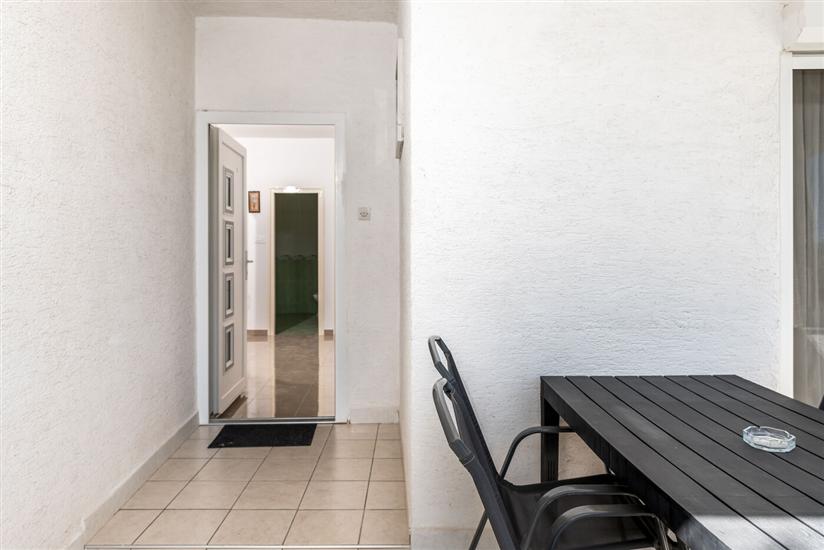 Apartment A2, for 5 persons