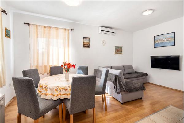 Apartment A2, for 5 persons
