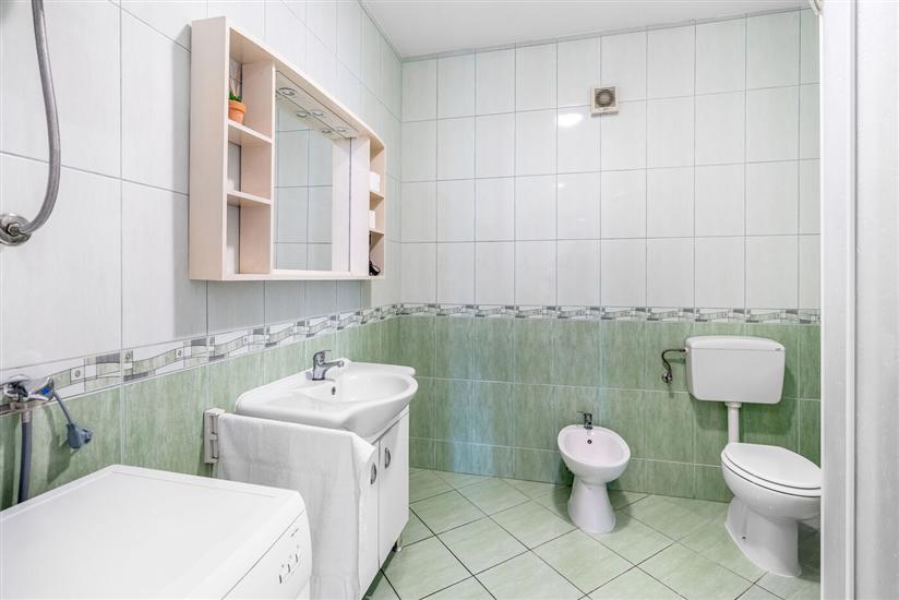 Apartment A2, for 5 persons