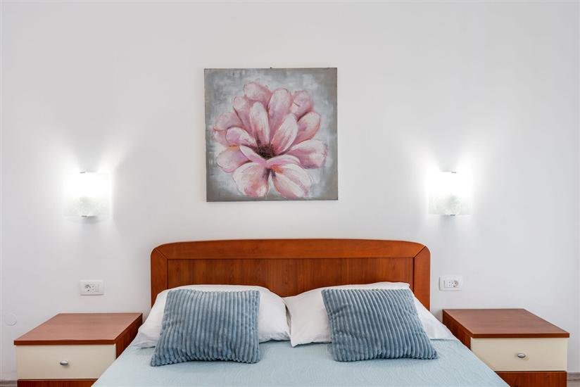 Apartment A2, for 5 persons