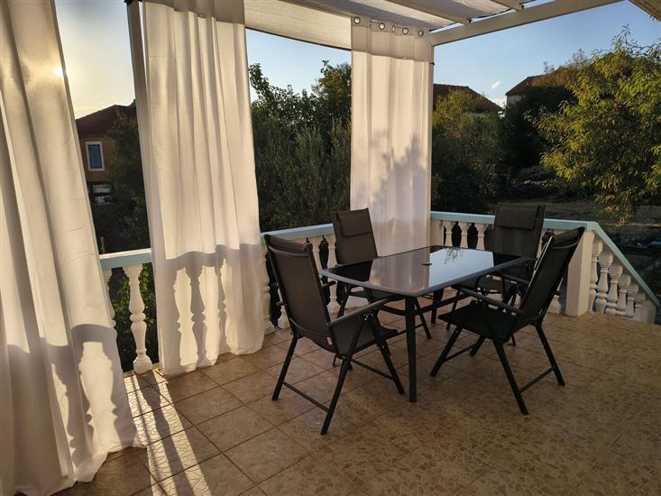 Apartment A1, for 10 persons