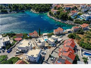 House Mirrors Razanj, Size 100.00 m2, Airline distance to the sea 150 m, Airline distance to town centre 550 m