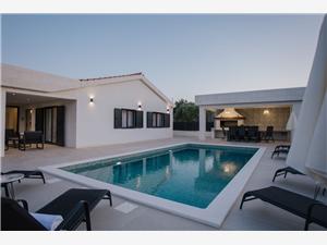 House Villa Oliva Marina, Size 100.00 m2, Accommodation with pool
