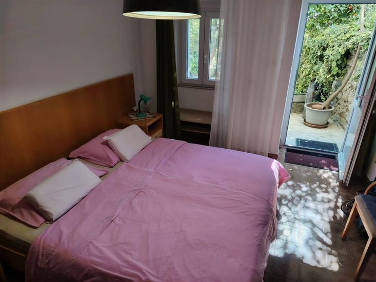 Apartment A1, for 5 persons