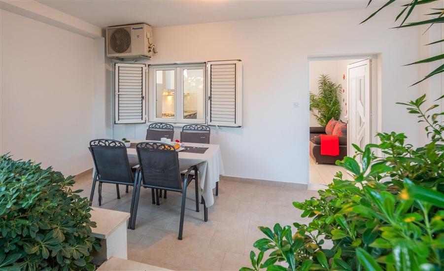 Apartment A2, for 5 persons