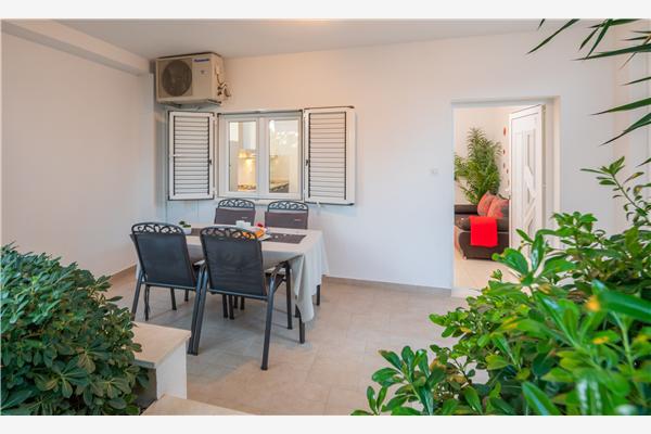 Apartment A2, for 5 persons