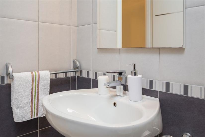 Apartment A2, for 5 persons