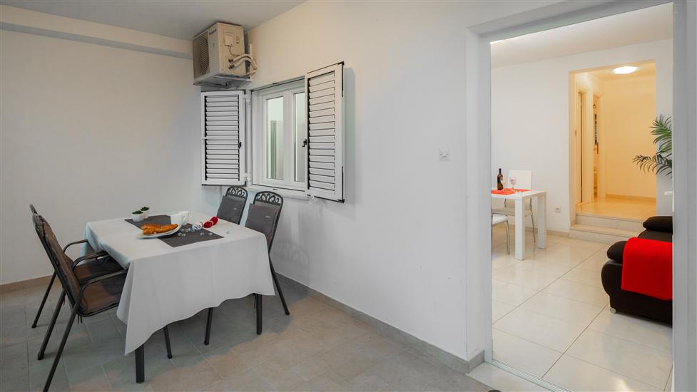 Apartment A2, for 5 persons