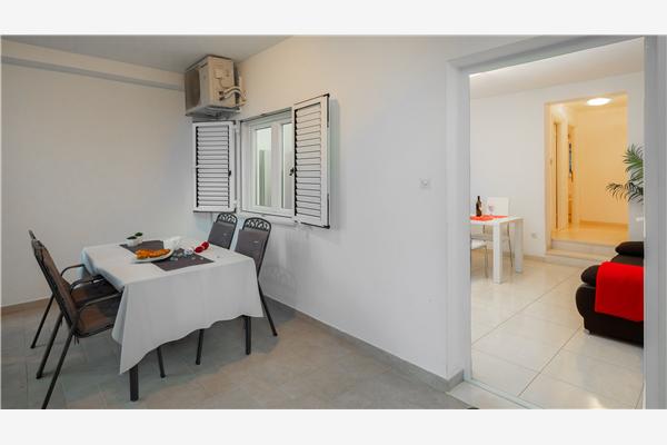 Apartment A2, for 5 persons