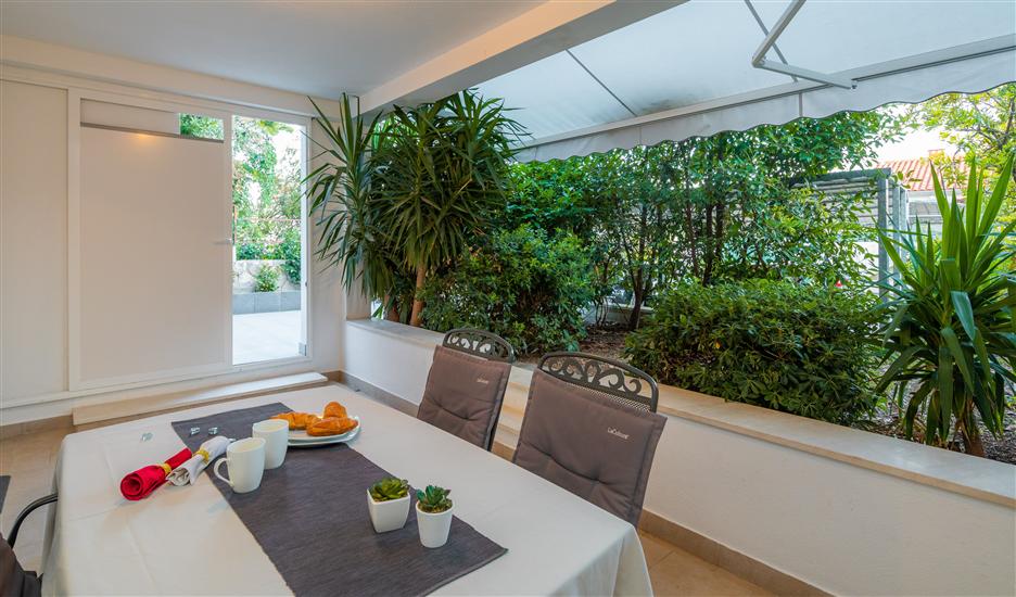 Apartment A2, for 5 persons