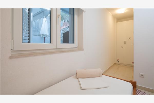 Apartment A2, for 5 persons