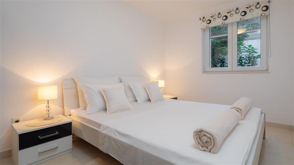 Apartment A2, for 5 persons