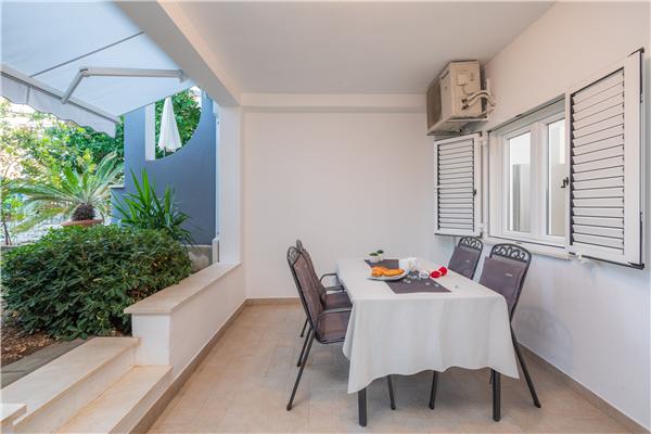 Apartment A2, for 5 persons