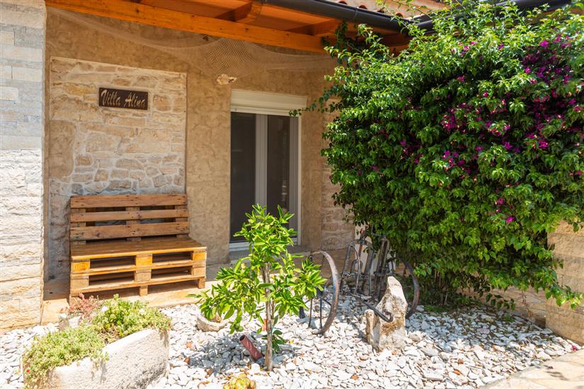 Villa ALINA