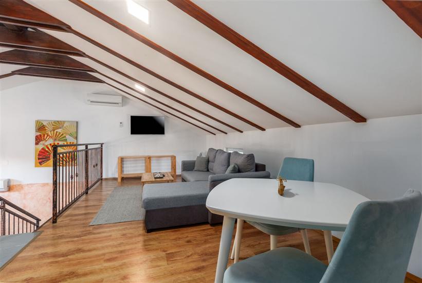 House K1, for 8 persons