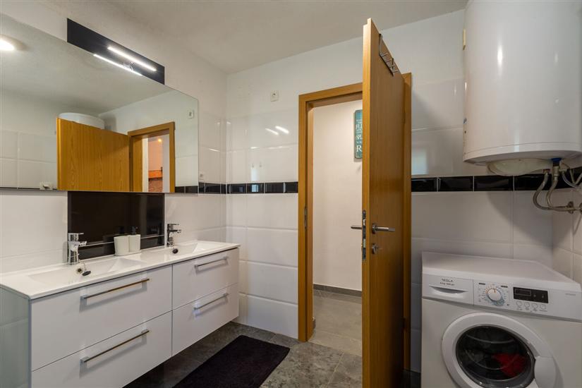 House K1, for 8 persons