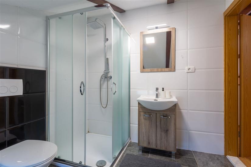 House K1, for 8 persons