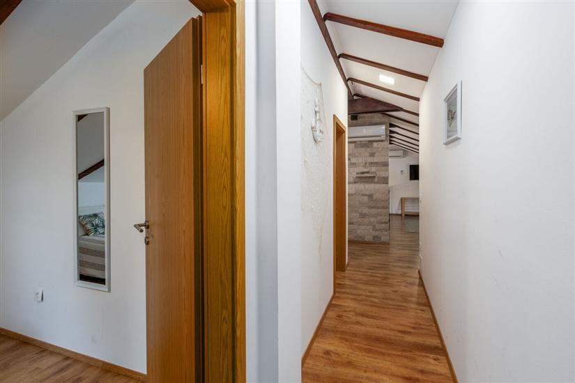 House K1, for 8 persons