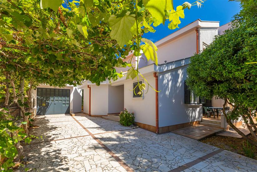 Apartments House Loncar