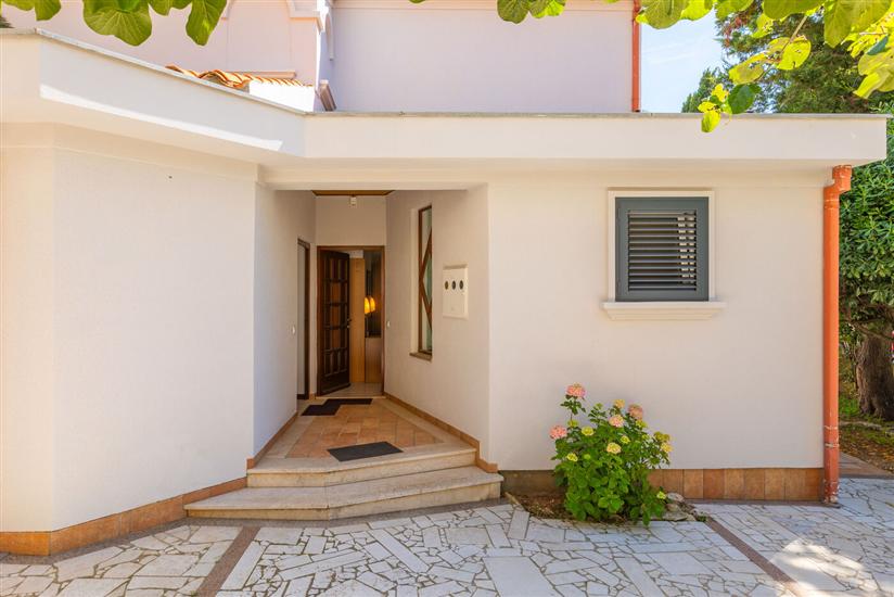 Apartments House Loncar