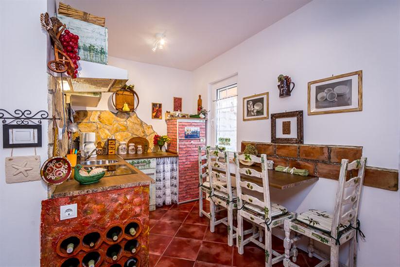 Apartment A7, for 4 persons