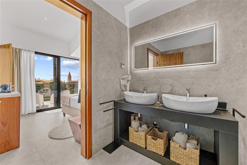 House K1, for 8 persons