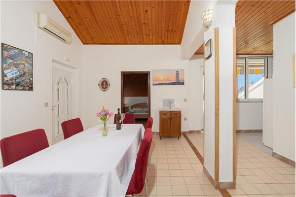 Apartment A1, for 6 persons