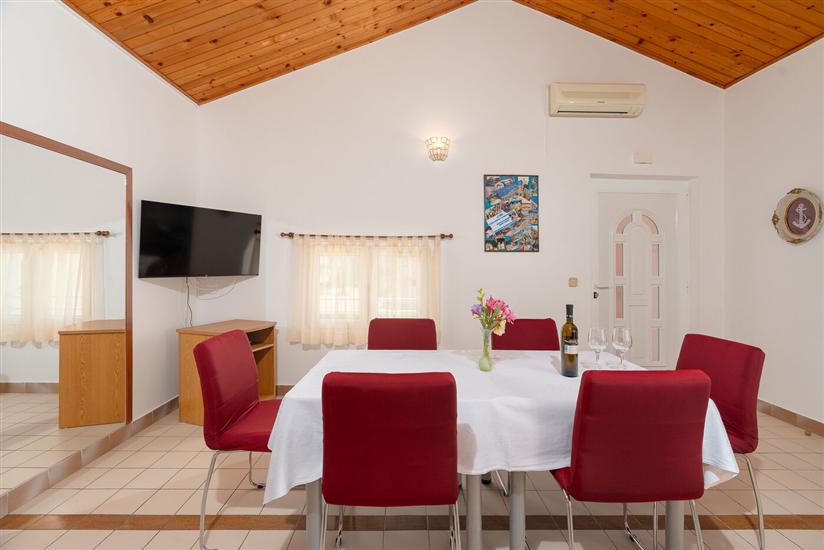 Apartment A1, for 6 persons