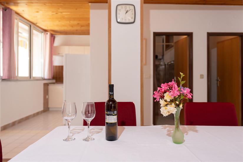 Apartment A1, for 6 persons