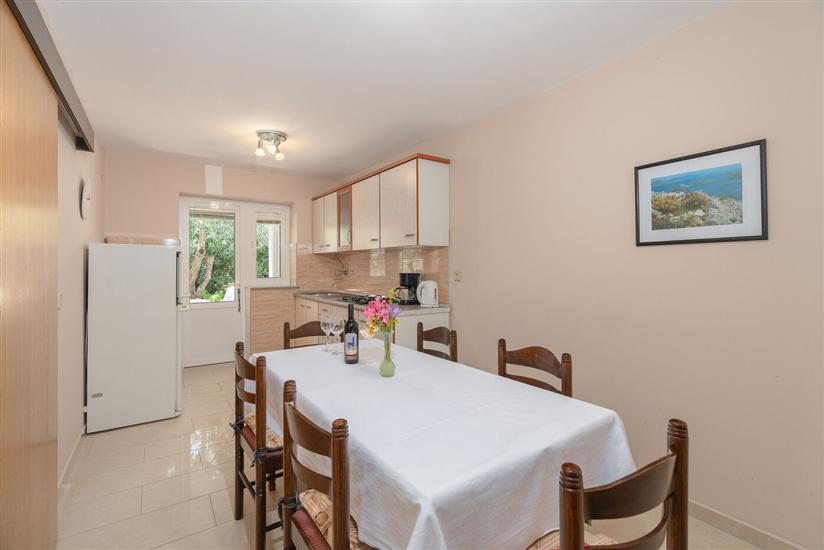 Apartment A2, for 5 persons