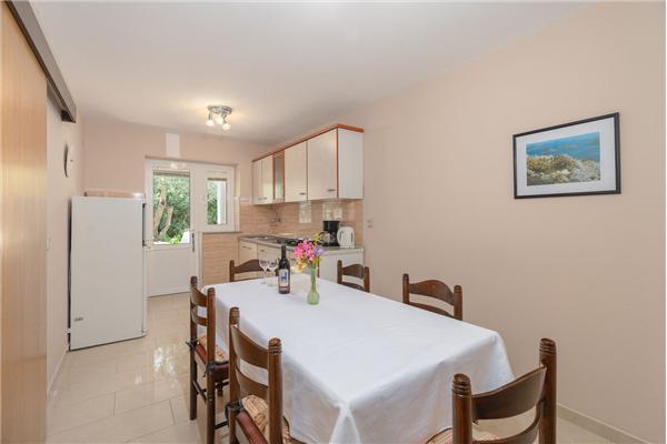 Apartment A2, for 5 persons