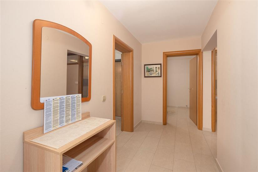 Apartment A2, for 5 persons