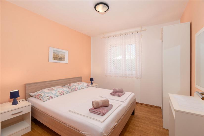Apartment A2, for 5 persons