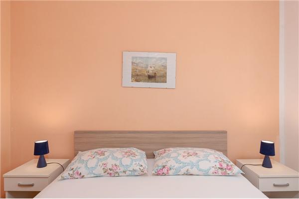 Apartment A2, for 5 persons