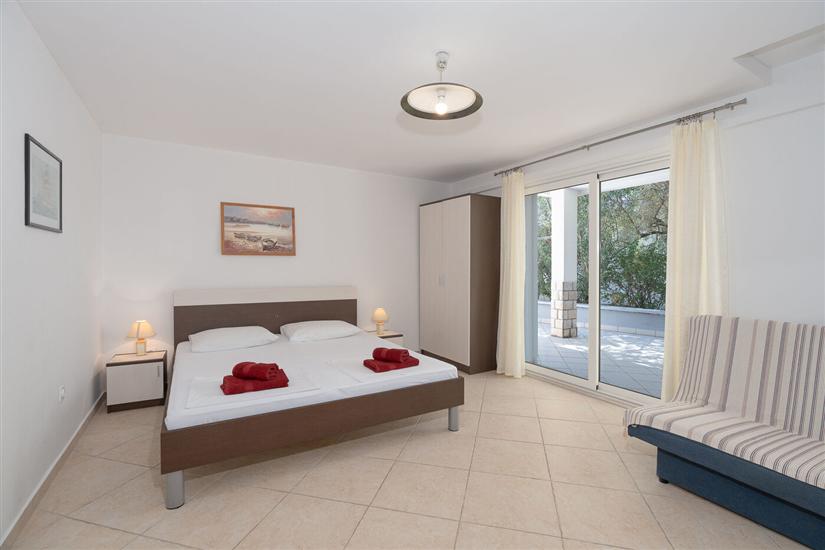 Apartment A2, for 5 persons