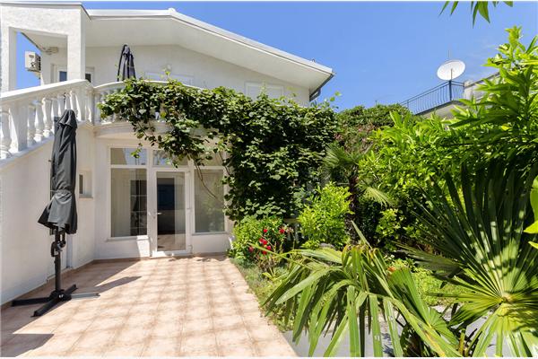 Apartment A1, for 5 persons