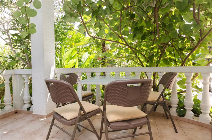 Apartment A1, for 5 persons