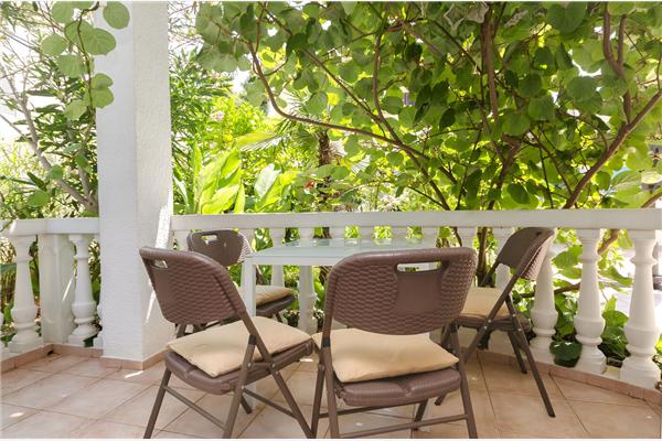 Apartment A1, for 5 persons