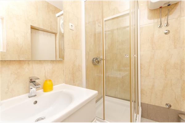 Apartment A1, for 5 persons