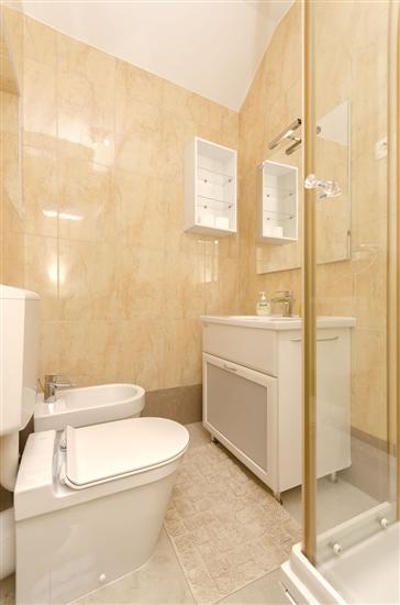 Apartment A1, for 5 persons