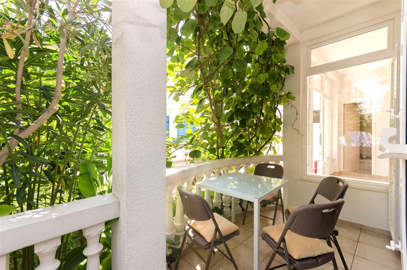 Apartment A1, for 5 persons